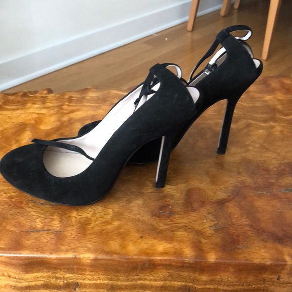 - Zara, retro heels size 8. In great condition. - Picture 3 of 8